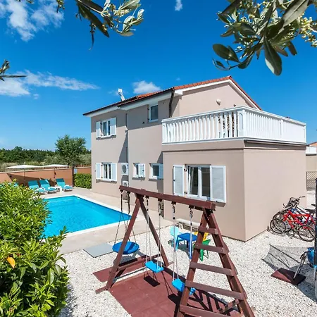 3 Bedroom Cozy In Vakantiehuis *