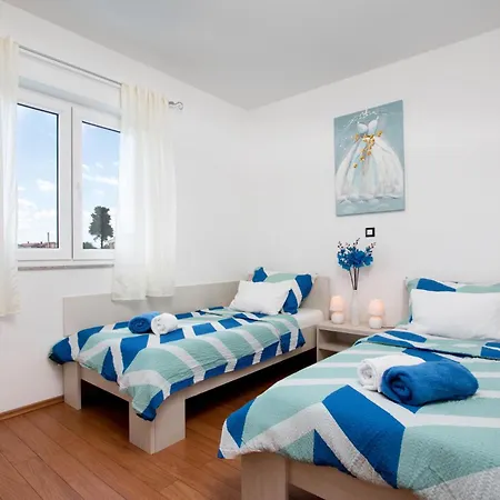 3 Bedroom Cozy In